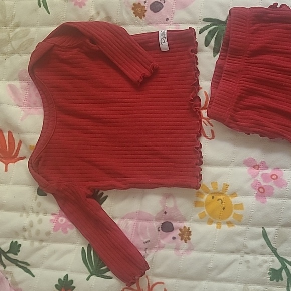 Infant Girls Ruffle Butts 2pc outfit - Picture 2 of 7